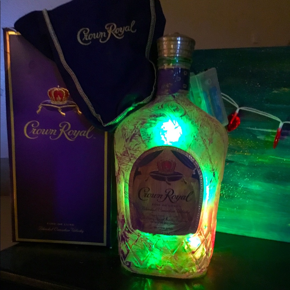 B3side crown night light
